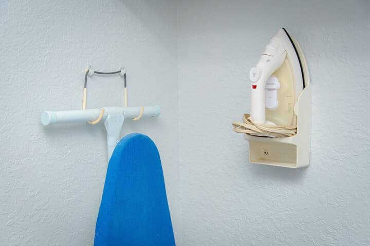 Iron/ironing board